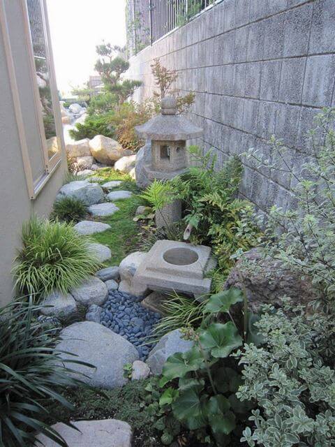 17 Calm and Peaceful Japanese Garden Ideas - 83