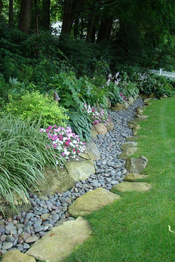 22 Charming Garden Ideas That Are Inspired By Natural Pebbles - 147