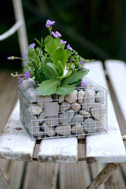 22 Charming Garden Ideas That Are Inspired By Natural Pebbles - 151