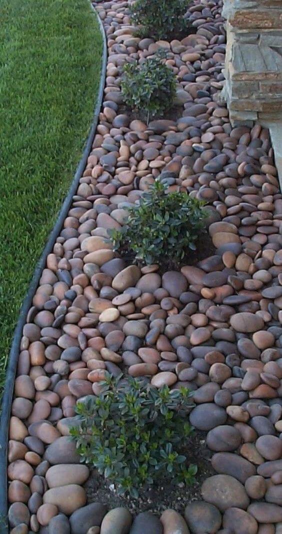 22 Charming Garden Ideas That Are Inspired By Natural Pebbles - 159