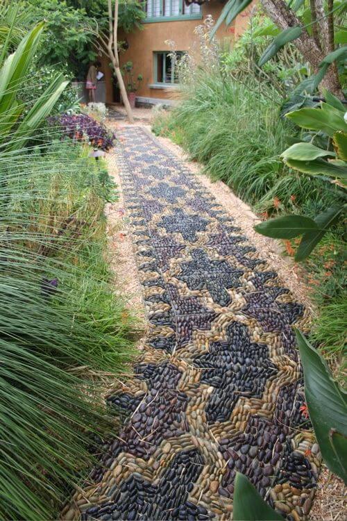 22 Charming Garden Ideas That Are Inspired By Natural Pebbles - 179