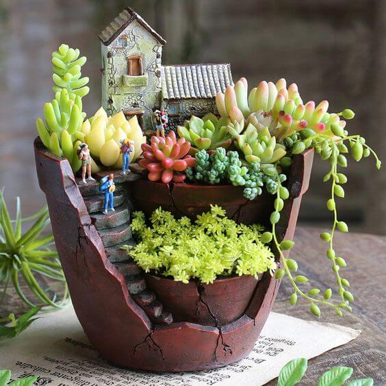 23 Creative DIY Succulent Planter Ideas To Place On Desk And Tabletop - 187