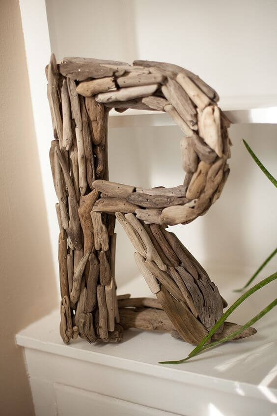 25 Easy DIY Driftwood Home Decor Ideas - 191