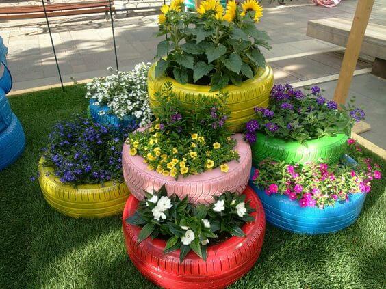26 Cool Garden Corner Art Ideas