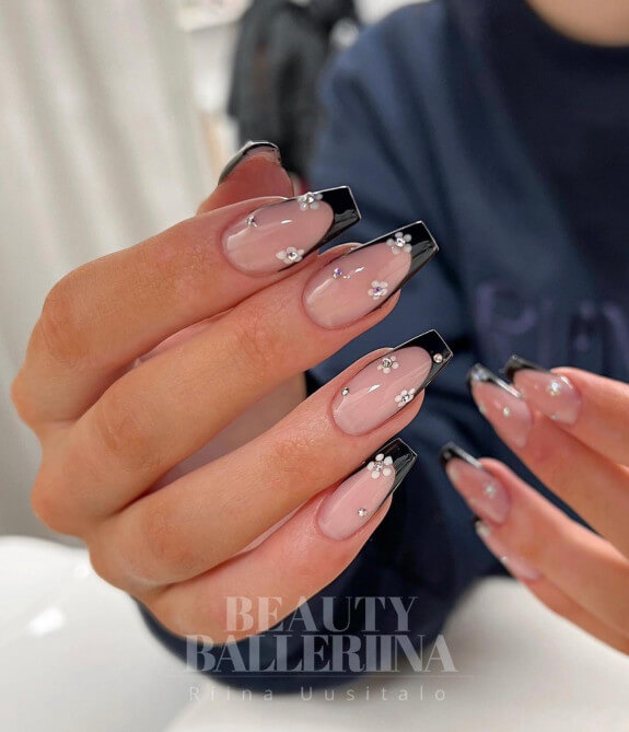 30+ Black French Tip Nail Designs That Are Trendy In 2022