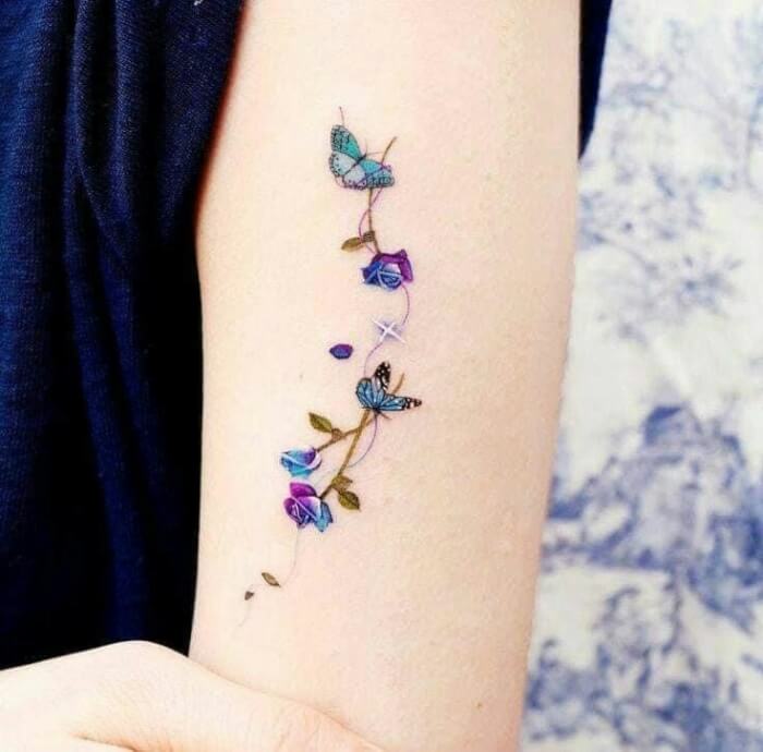 20 Feminine Tattoos Marking Your Grown-Ups - 141