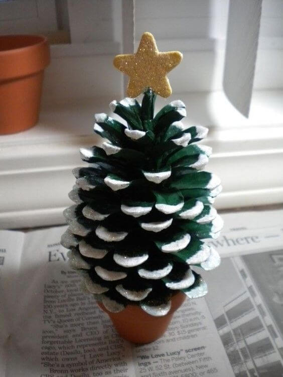27 Lovely Pine Cones Crafts for Decorating Your Home - 173