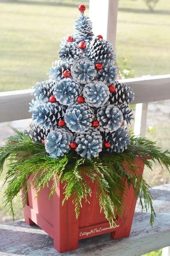 27 Lovely Pine Cones Crafts for Decorating Your Home - 179