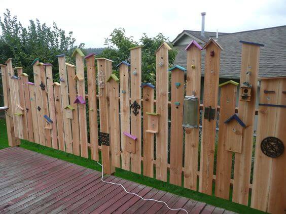 19 Impressive DIY Pallet Fence Ideas - 143