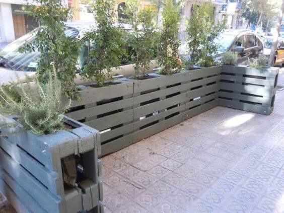19 Impressive DIY Pallet Fence Ideas - 155