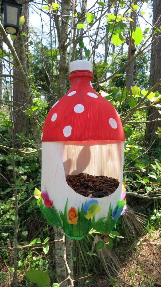 25 Fun and Practical Plastic Bottle Crafts For Home And Garden - 189
