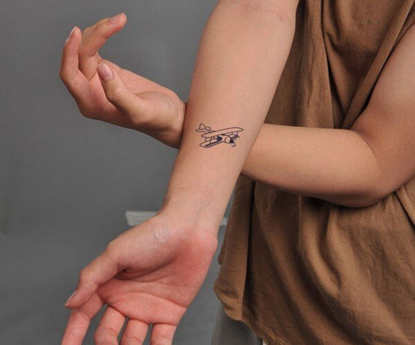 Look At The Most Attractive Airplane Tattoo Specifically Designed For Travel Lovers - 149