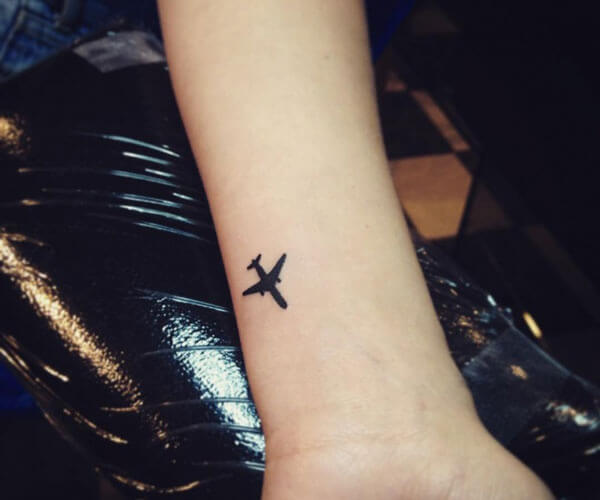 Look At The Most Attractive Airplane Tattoo Specifically Designed For Travel Lovers - 159