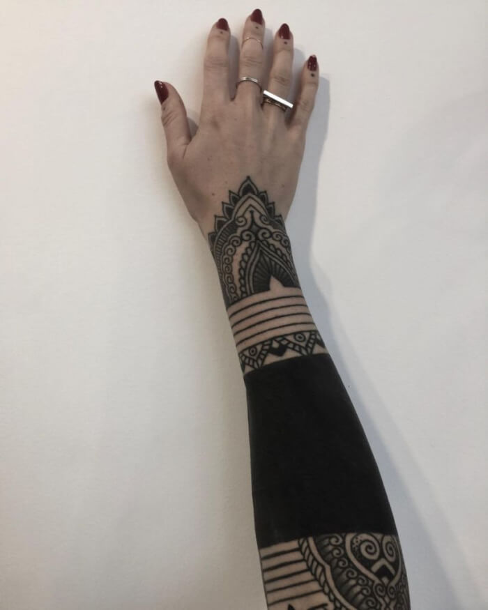 Take A Look At This Collection Of Captivating Solid Black Tattoos - 153