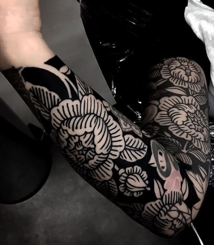 Take A Look At This Collection Of Captivating Solid Black Tattoos - 133