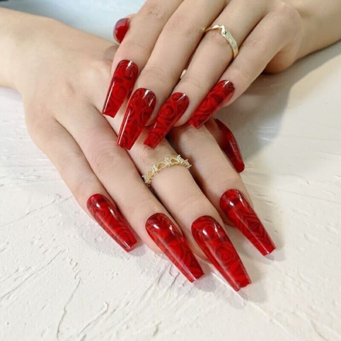 Top 10 Rubicund Coffin Nails That’ll Pervade Your Mind With The Sweet Aroma Of Roses - 159