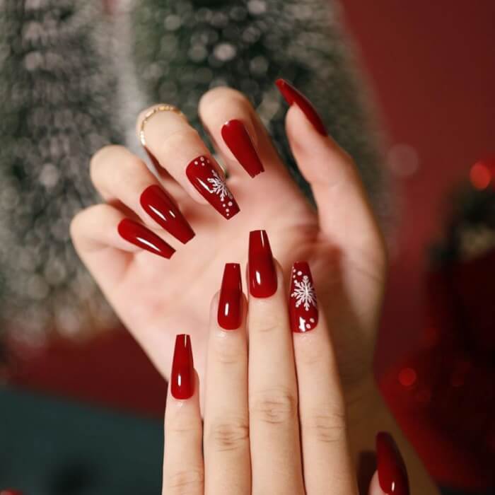 Top 10 Rubicund Coffin Nails That’ll Pervade Your Mind With The Sweet Aroma Of Roses - 133