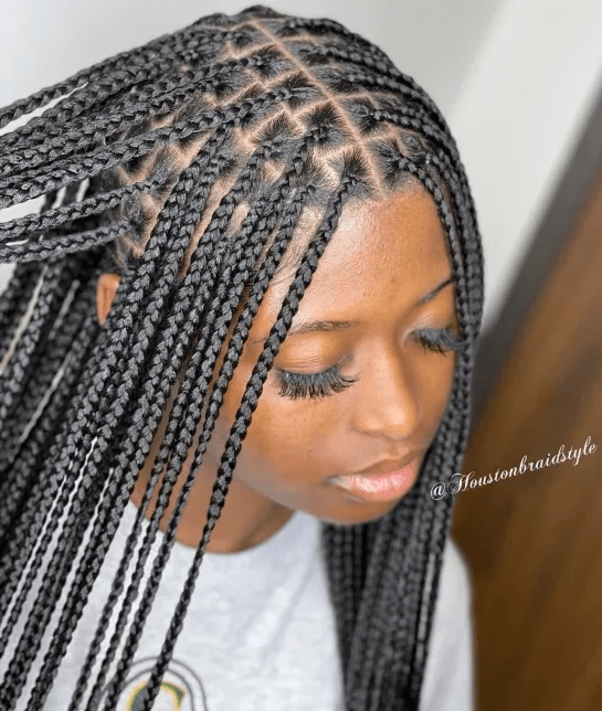 Black Knotless Box Braids 