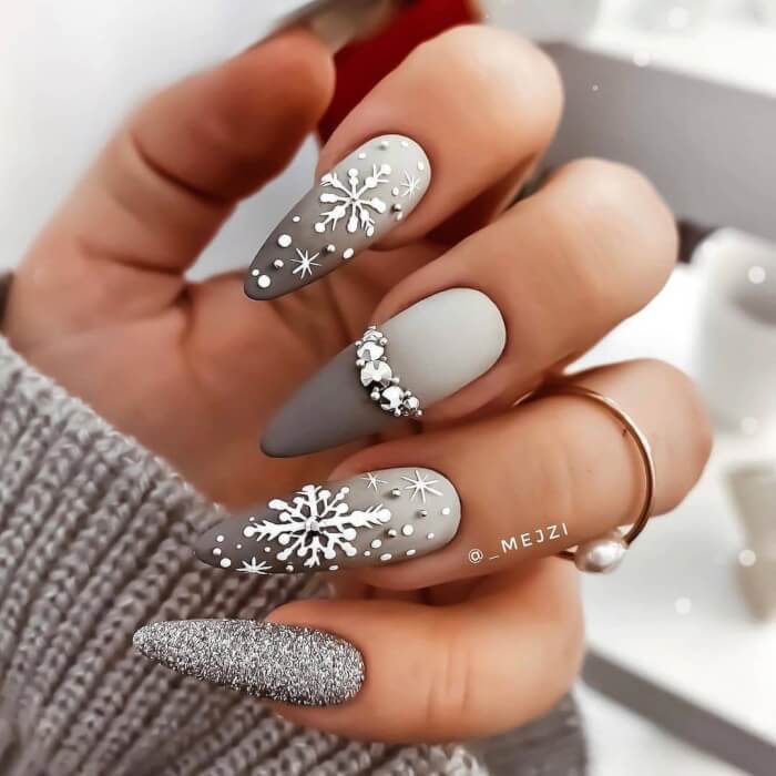 Grey ombré nails for Christmas 