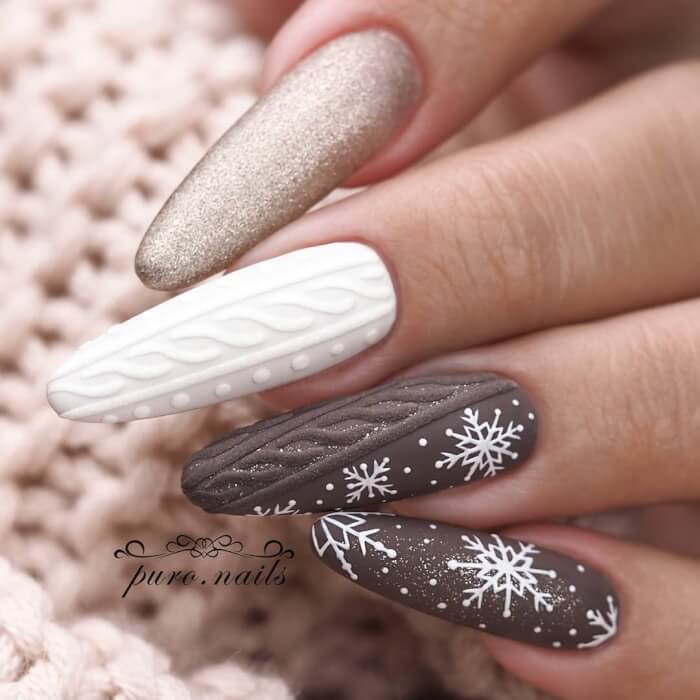 Muted nails for Christmas 