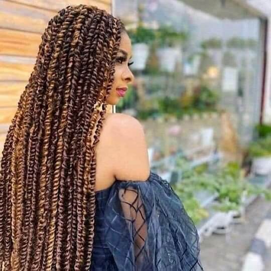 Be The Center Of Your College Friends' Attention With These Astonishing African Braids - 227