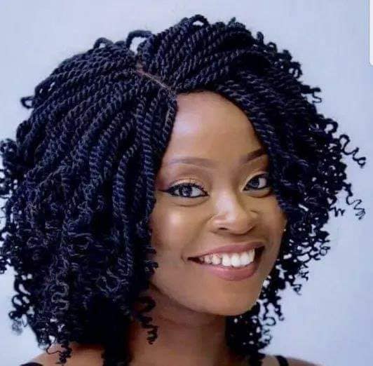 Be The Center Of Your College Friends' Attention With These Astonishing African Braids - 239