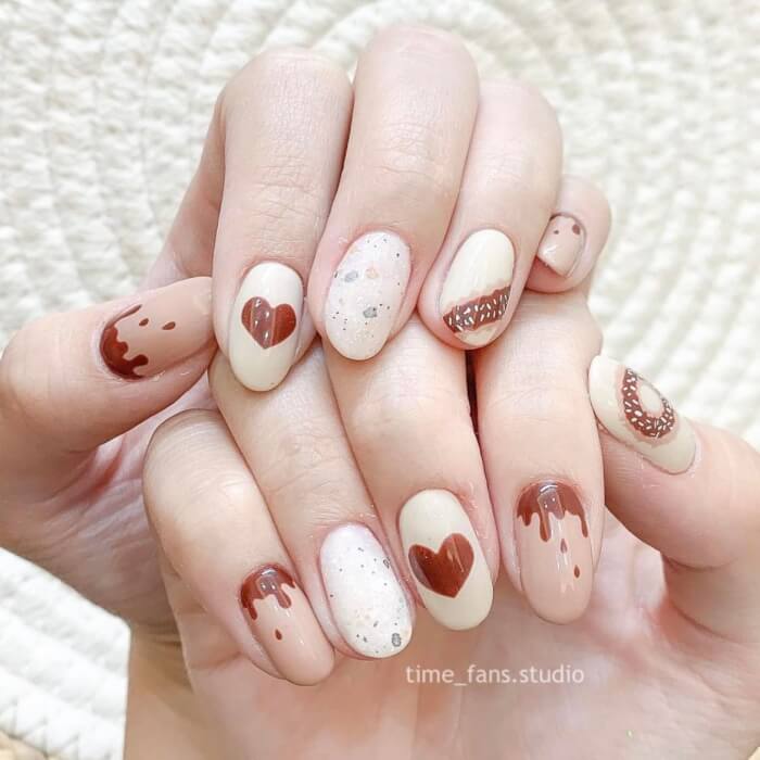 White And Brown Nails