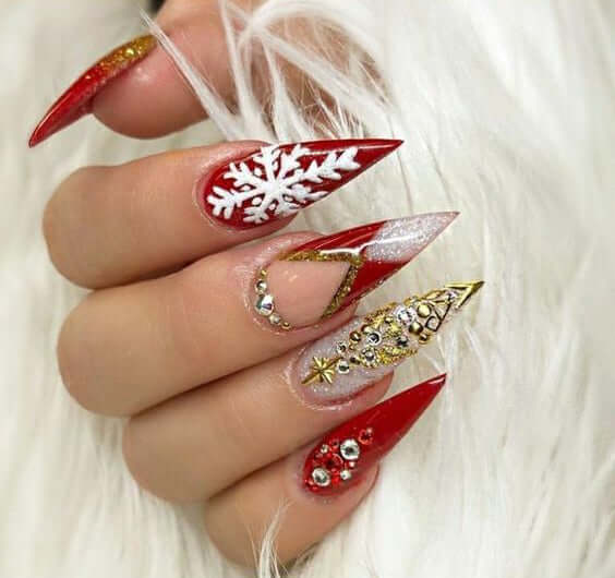 20+ Christmas Nail Designs That Definitely Bring The Holiday Mood