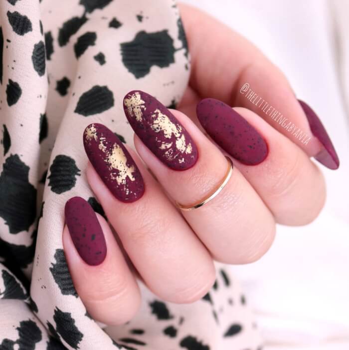 Burgundy And Gold Maroon Nails