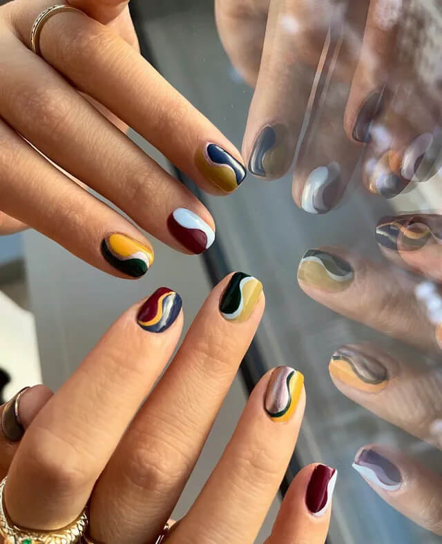 70s Groove Nails