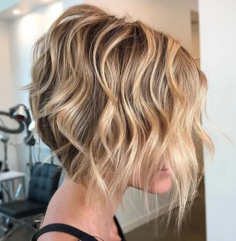 Shaggy Inverted Bronde Bob