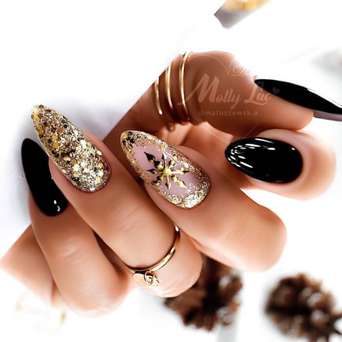 Black Nails with Gold Accents