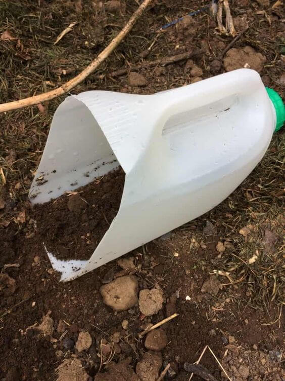 Useful Plastic Milk Jug Crafts Ideas For Your Home And Garden - 147