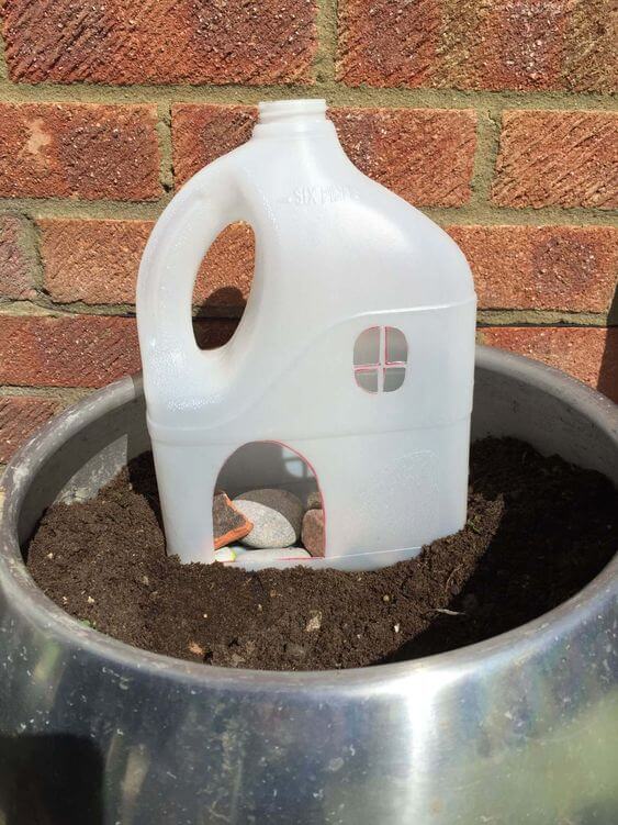 Useful Plastic Milk Jug Crafts Ideas For Your Home And Garden - 133
