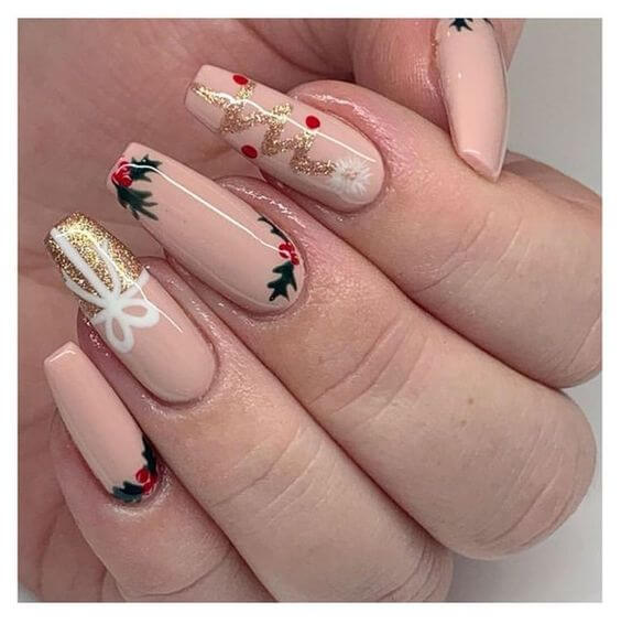20 Cute Christmas Nails For Lovely Ladies To Rock The Final Months Of 2022 - 94
