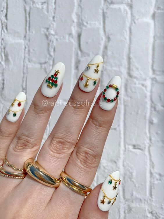 20 Cute Christmas Nails For Lovely Ladies To Rock The Final Months Of 2022 - 98