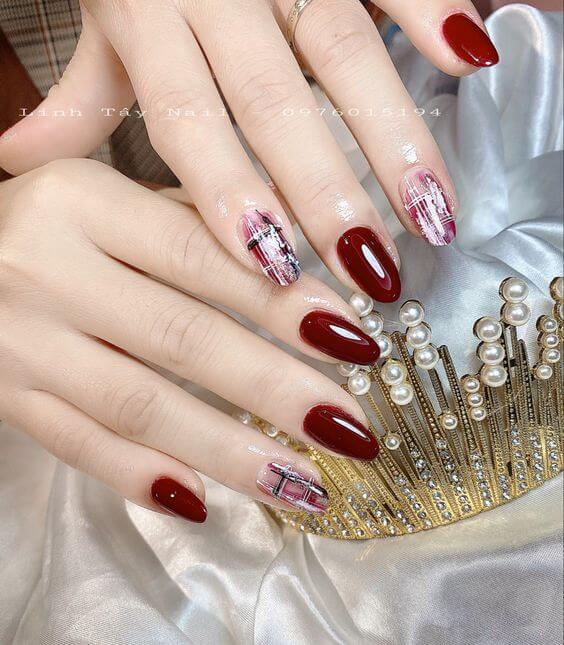 21 Practical Red Almond Nails That Bring Convenience To Your Daily Life