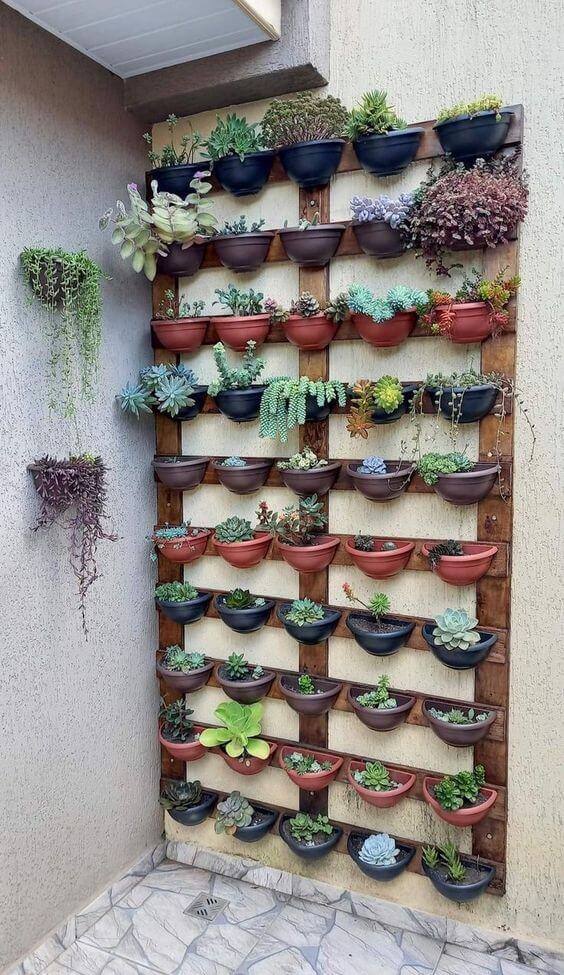 32 Colorful And Creative Gardening Decoration Ideas - 249