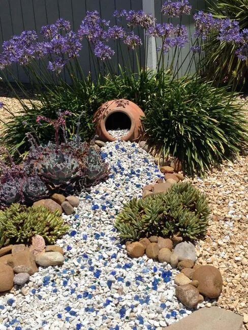 Easy and Fun Painted Pebble Garden Art Ideas - 125