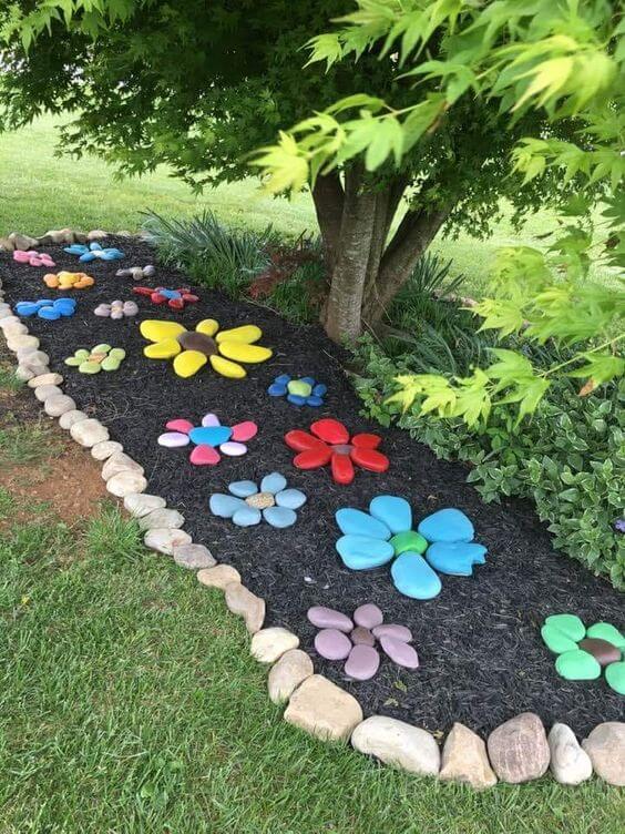 Easy and Fun Painted Pebble Garden Art Ideas - 133