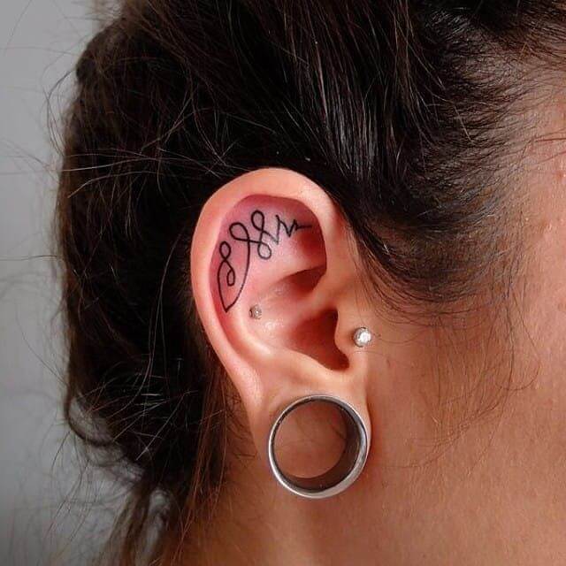 25 Sensuous Inner Ear Tattoos That Are Low-key Gorgeous - 207