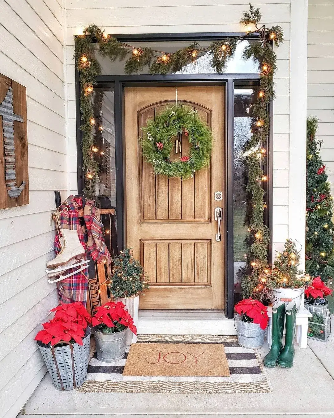 Embellish Your Front Porch With 43 Amazing Winter Décor Ideas - 283
