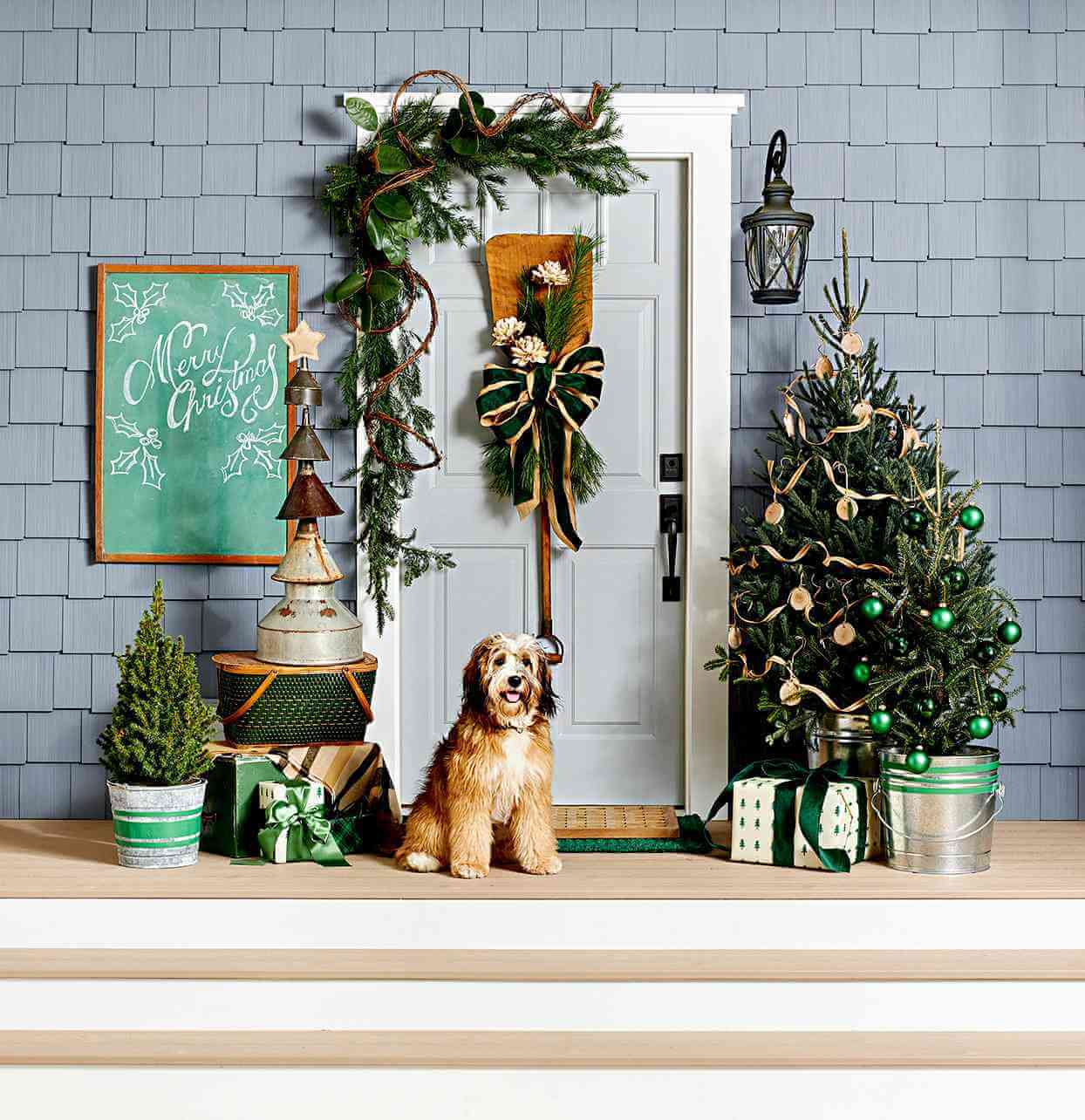 Embellish Your Front Porch With 43 Amazing Winter Décor Ideas - 287