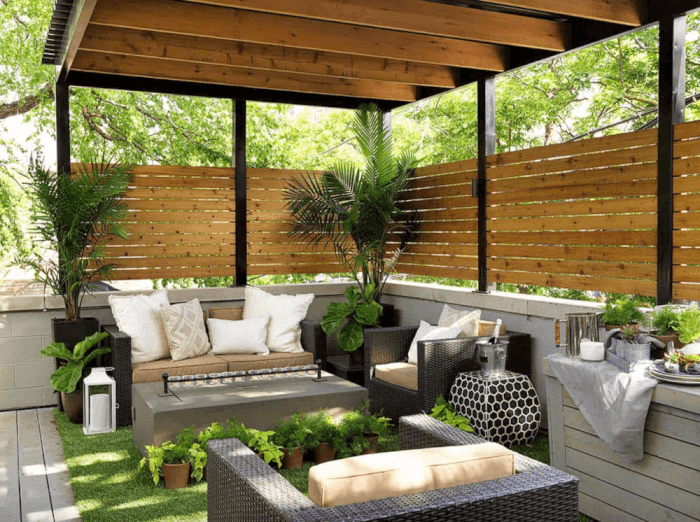 32 Charming Design Ideas To Beautify Your Small Garden - 223
