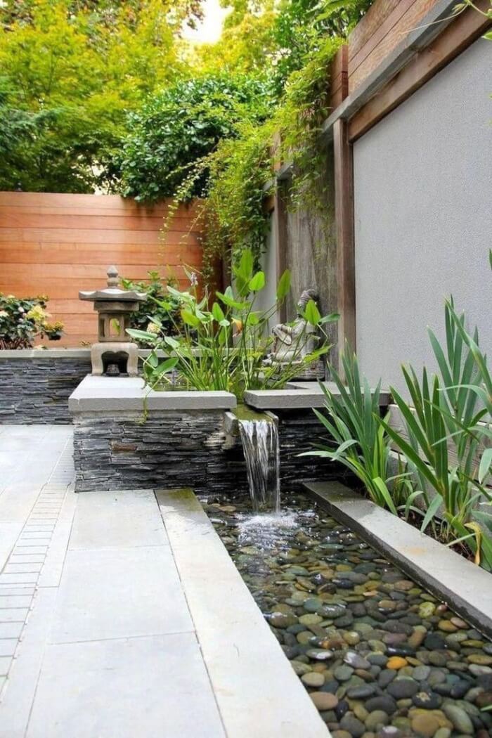 32 Charming Design Ideas To Beautify Your Small Garden - 255