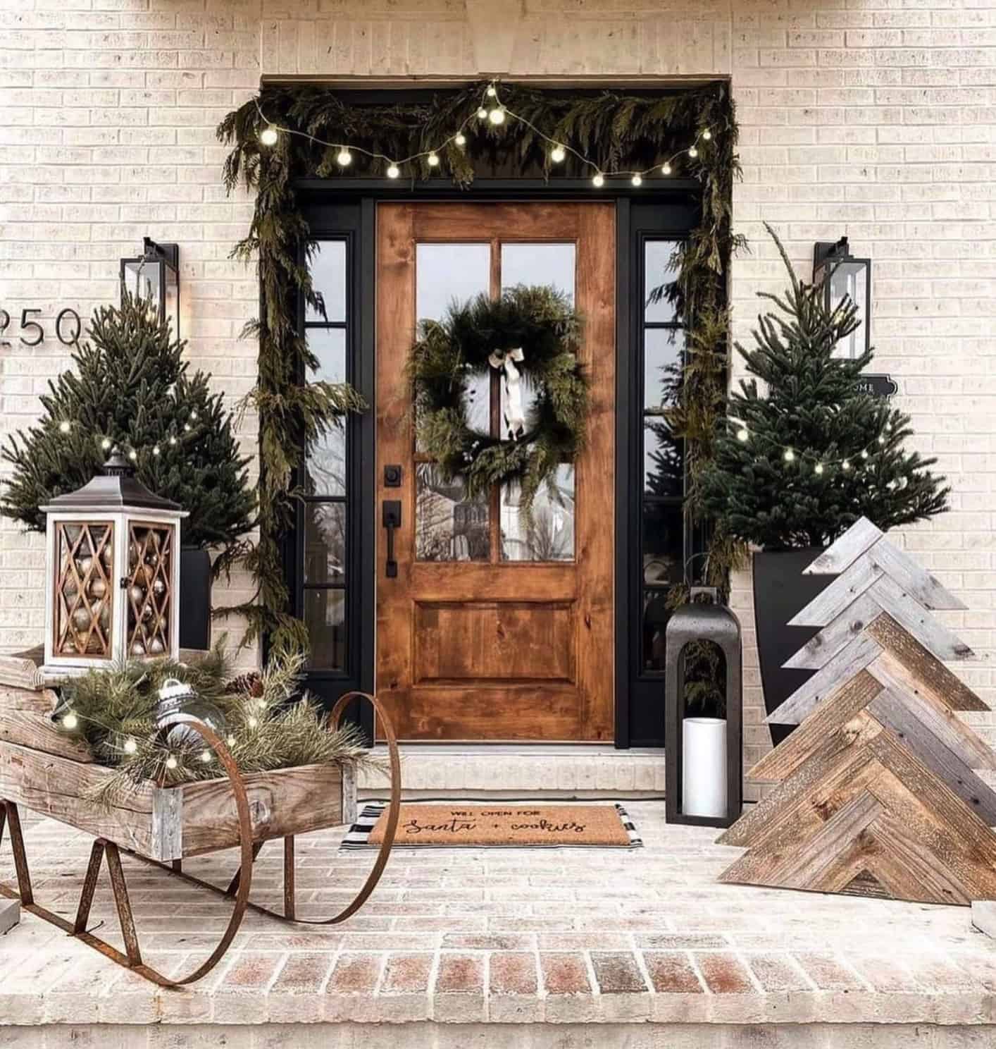 Embellish Your Front Porch With 43 Amazing Winter Décor Ideas - 329