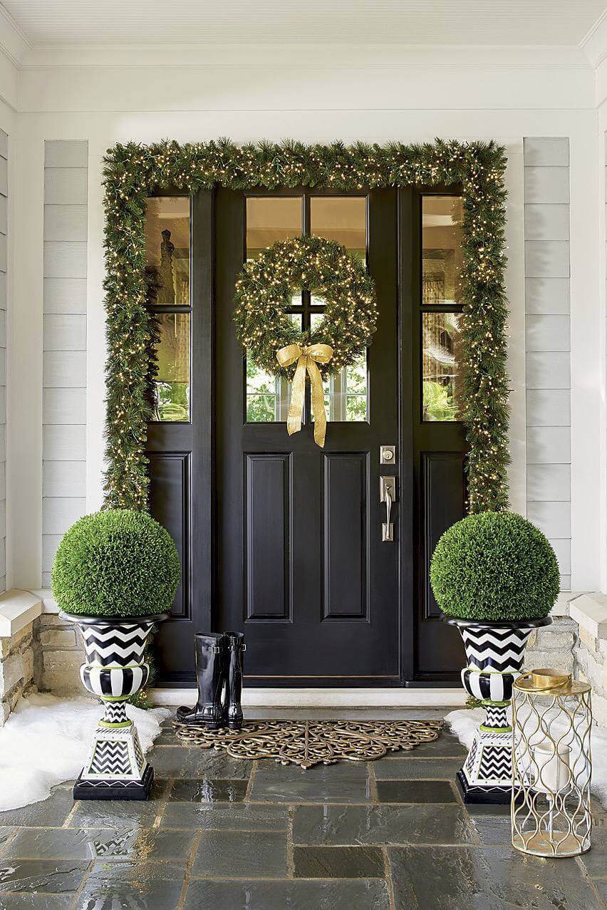 Embellish Your Front Porch With 43 Amazing Winter Décor Ideas - 333
