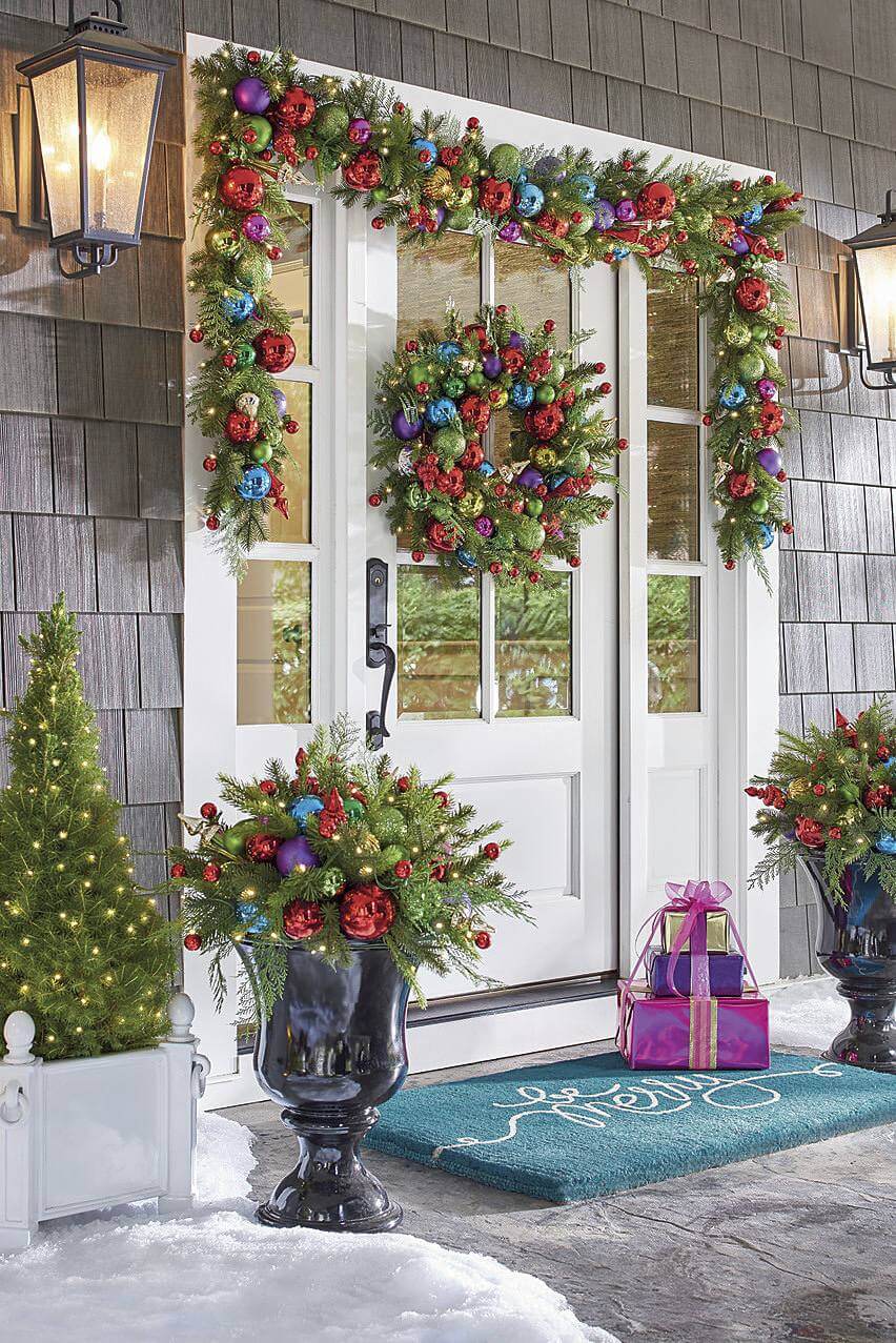 Embellish Your Front Porch With 43 Amazing Winter Décor Ideas - 271