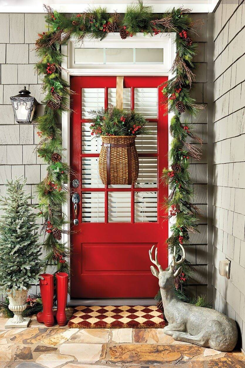 Embellish Your Front Porch With 43 Amazing Winter Décor Ideas - 273