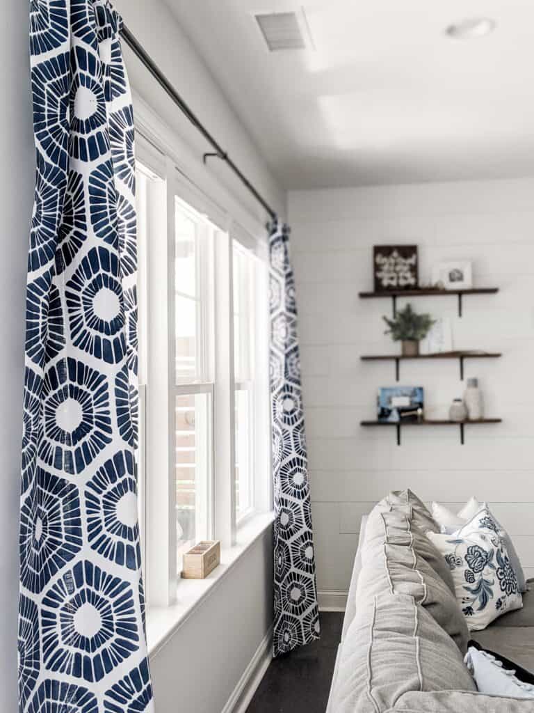 21 Gorgeous Curtain Ideas To Brighten Up Your Living Space - 155